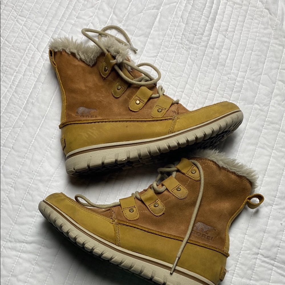 Sorel Women’s Tan Winter Boots